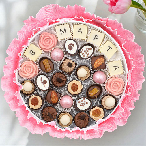 "8 марта" букет из конфет ручной работы 325г