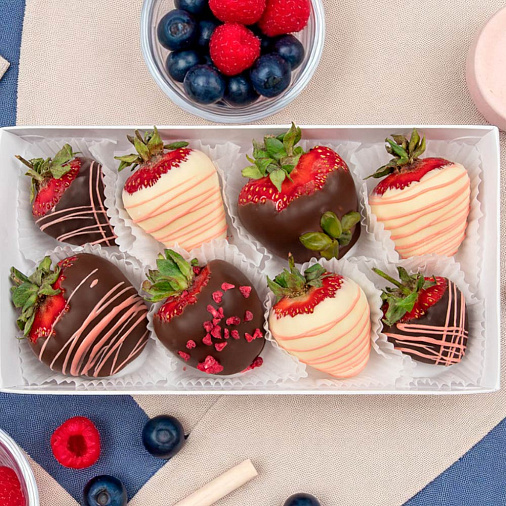 Свежая клубника в шоколаде набор 320г