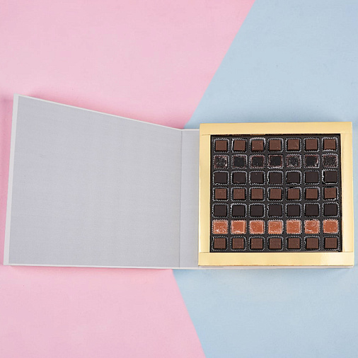 Подарочный набор с конфетами: мармелад, конфеты ассорти (мега-книга белая)