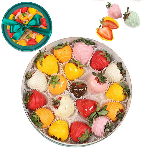Клубника свежая в розовом, желтом, красном, белом и молочном шоколаде с декором из сусального золота 760г