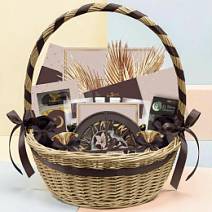 "С праздником Ураза-Байрам" корзина подарочная: шоколада, драже, конфет ассорти (капучино)