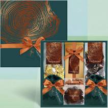 Подарочный набор: конфеты ассорти, суфле-безе, драже, кофе 815г
