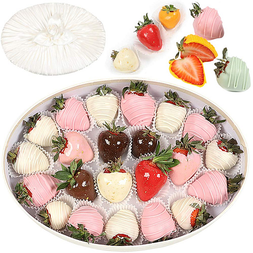 Клубника свежая в молочном, белом, розовом и красном шоколаде с декором из сусального золота 880г