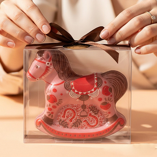 "Лошадка" скульптура шоколад клубничный 140г