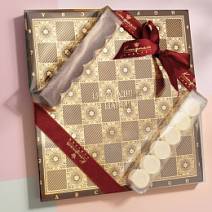 "Шашки" из молочного и белого шоколада 155г