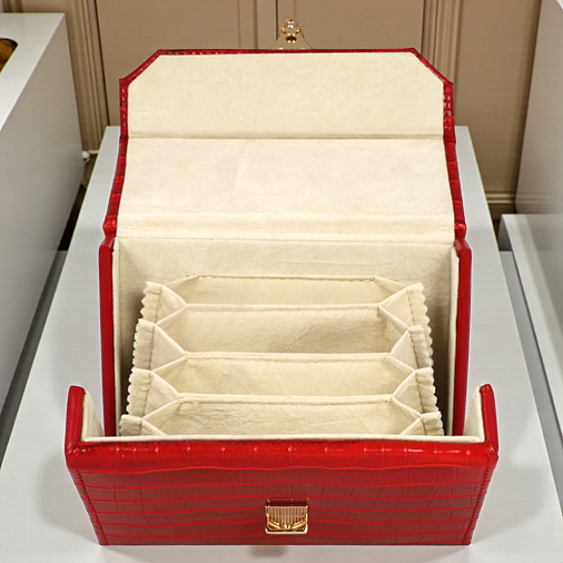 Шкатулка для украшений красная 12,5х5х10см