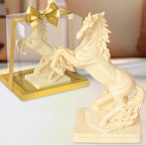 "Конь на дыбах" скульптура шоколад белый 2800г