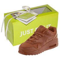 Кроссовок из молочного шоколада Nike 670г