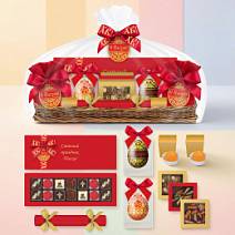 Пасхальная корзина с шоколадом и конфетами ручной работы