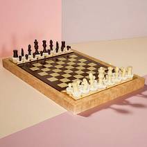 "Шахматы" большие настольная игра из молочного и белого шоколада