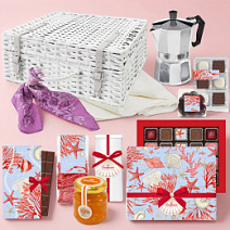 Подарочный чемодан: шоколад, драже, мармелад, варенье, кофе, шоколадные конфеты ассорти