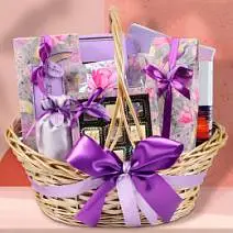 Корзина: конфеты ручной работы, ассорти, суфле, драже, чай